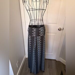 Women’s Black & Blue Patterned Maxi Skirt